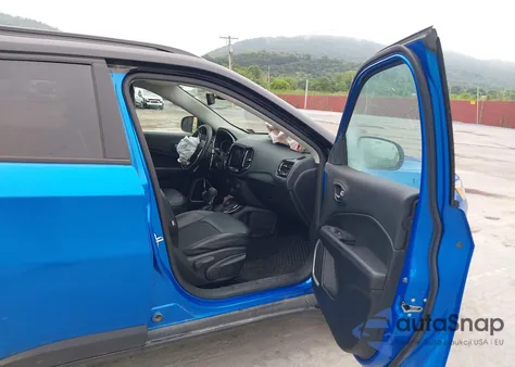 2019 Jeep Compass Altitude 4X4 z USA, uszkodzony, nr VIN 3C4NJDBBXKT750388